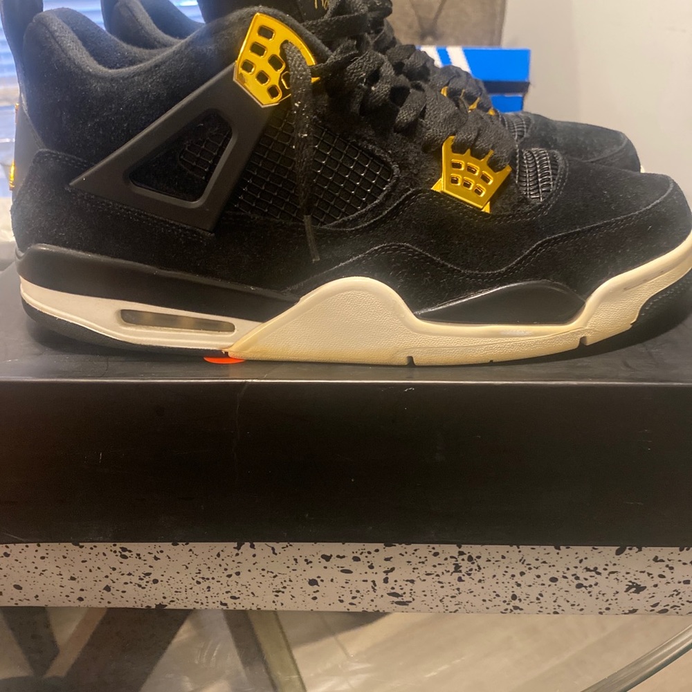 Jordan 4 Royalty